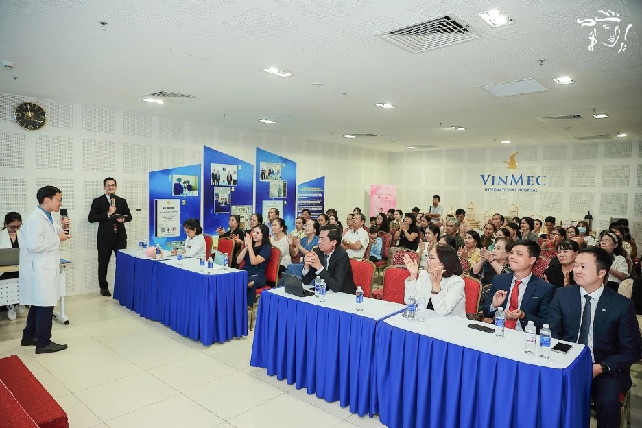 Prudential thúc đẩy chăm sóc sức khỏe qua chương trình “Sống chủ động - đẩy lùi ung thư vú”
