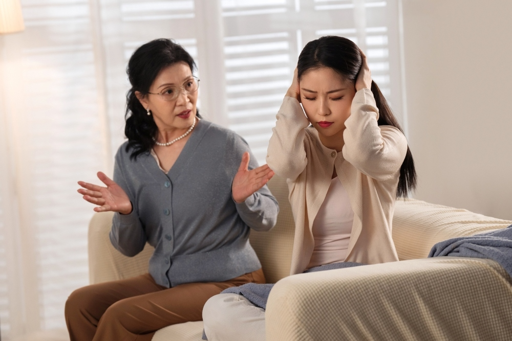 Chỉ vì một cây vàng tặng con dâu, mẹ chồng tôi bỗng dưng mất tất cả