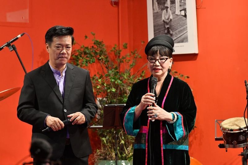 Em gái Trịnh Công Sơn nói gì khi ca sĩ trẻ hát nhạc Trịnh bằng tiếng Anh?