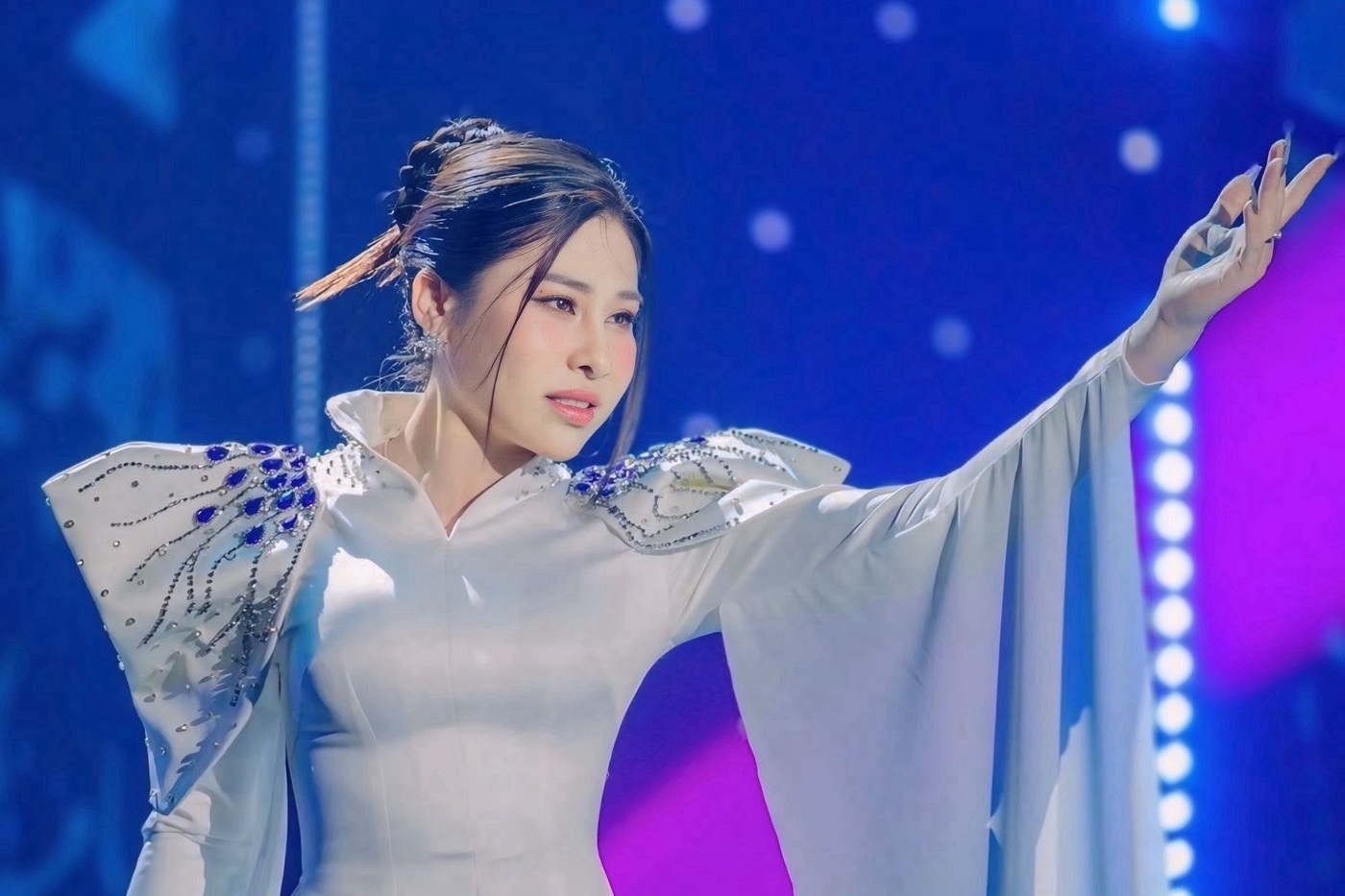 Cô gái dân tộc Thổ giành Quán quân Đấu trường ngôi sao, kể quá khứ chật vật