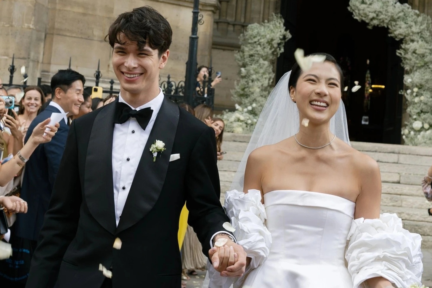 Nhan sắc và học vấn của cô gái Hàn Quốc cưới người thừa kế gia tộc Givenchy