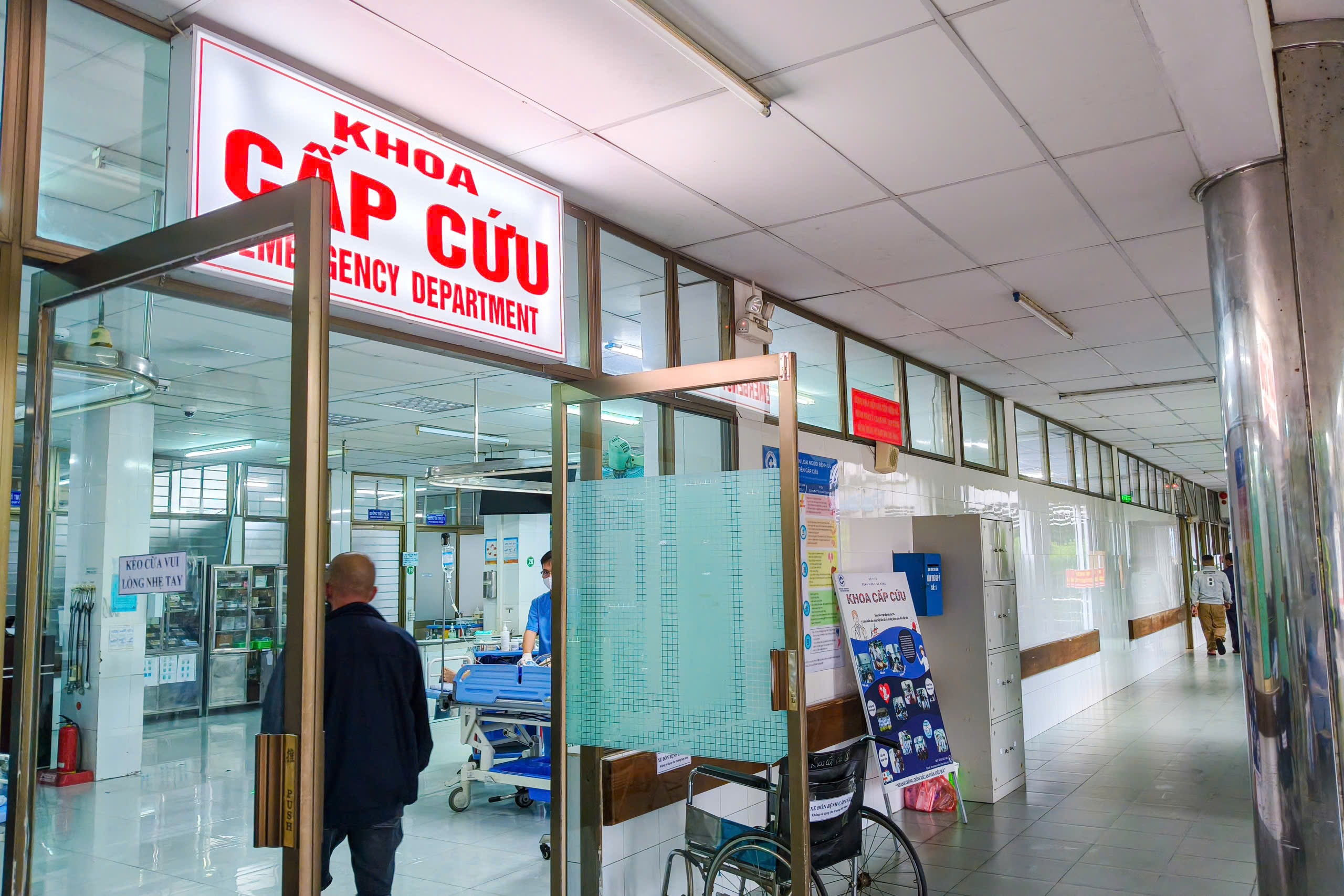 8 người bị ngạt khí trong đêm lũ lớn: Sức khỏe 4 nạn nhân còn lại ra sao?