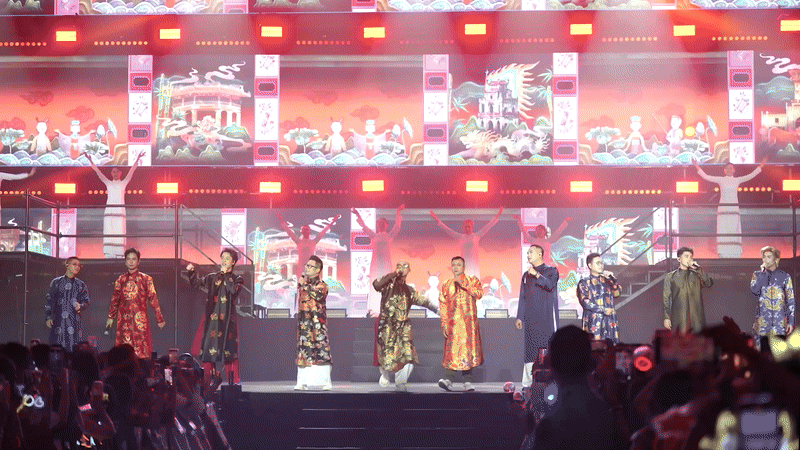 Loạt tiết mục bùng nổ của 25 anh tài trong đêm nhạc "Tôi! Người Việt Nam"