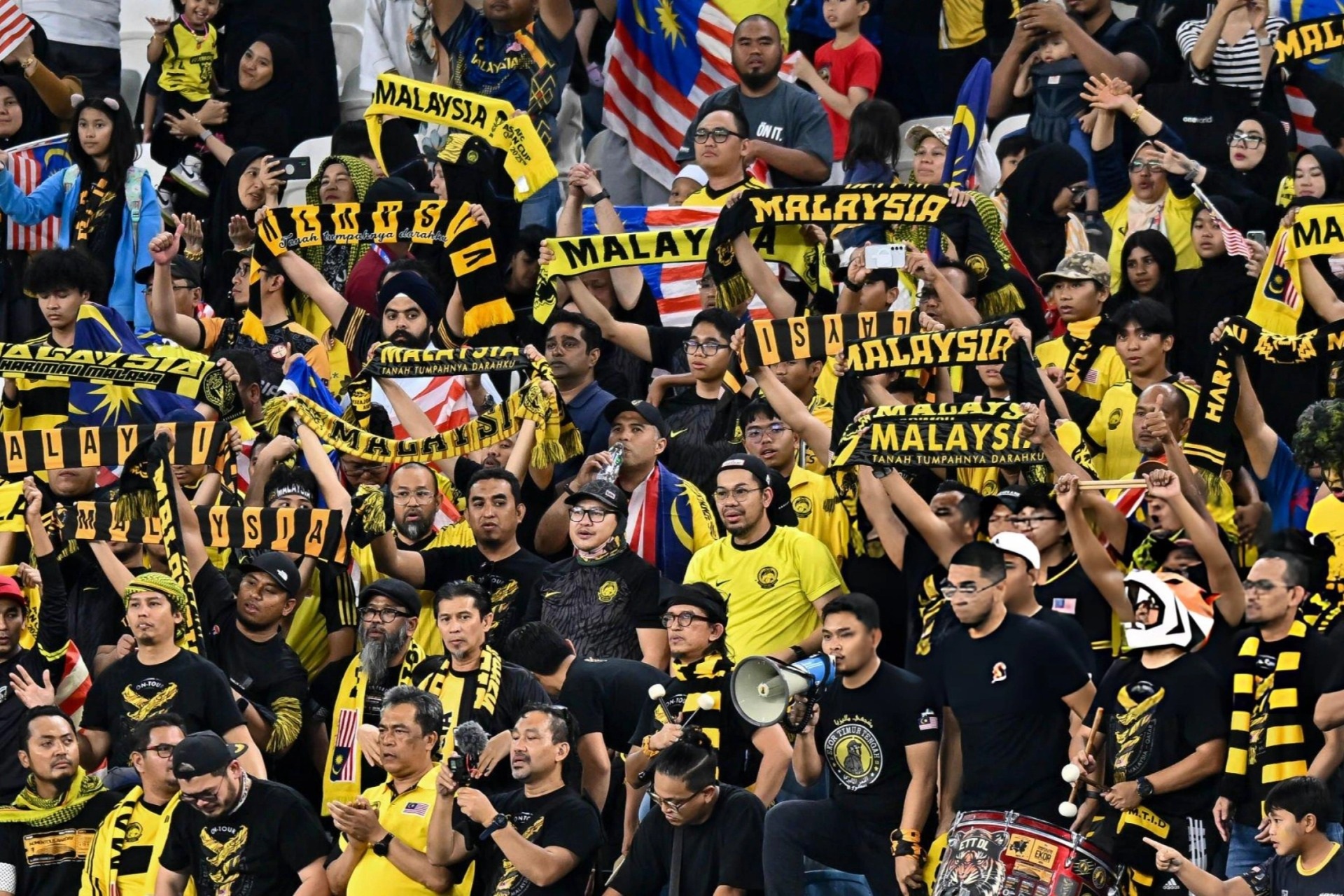 Người hâm mộ Malaysia thấp thỏm chờ phán quyết từ FIFA