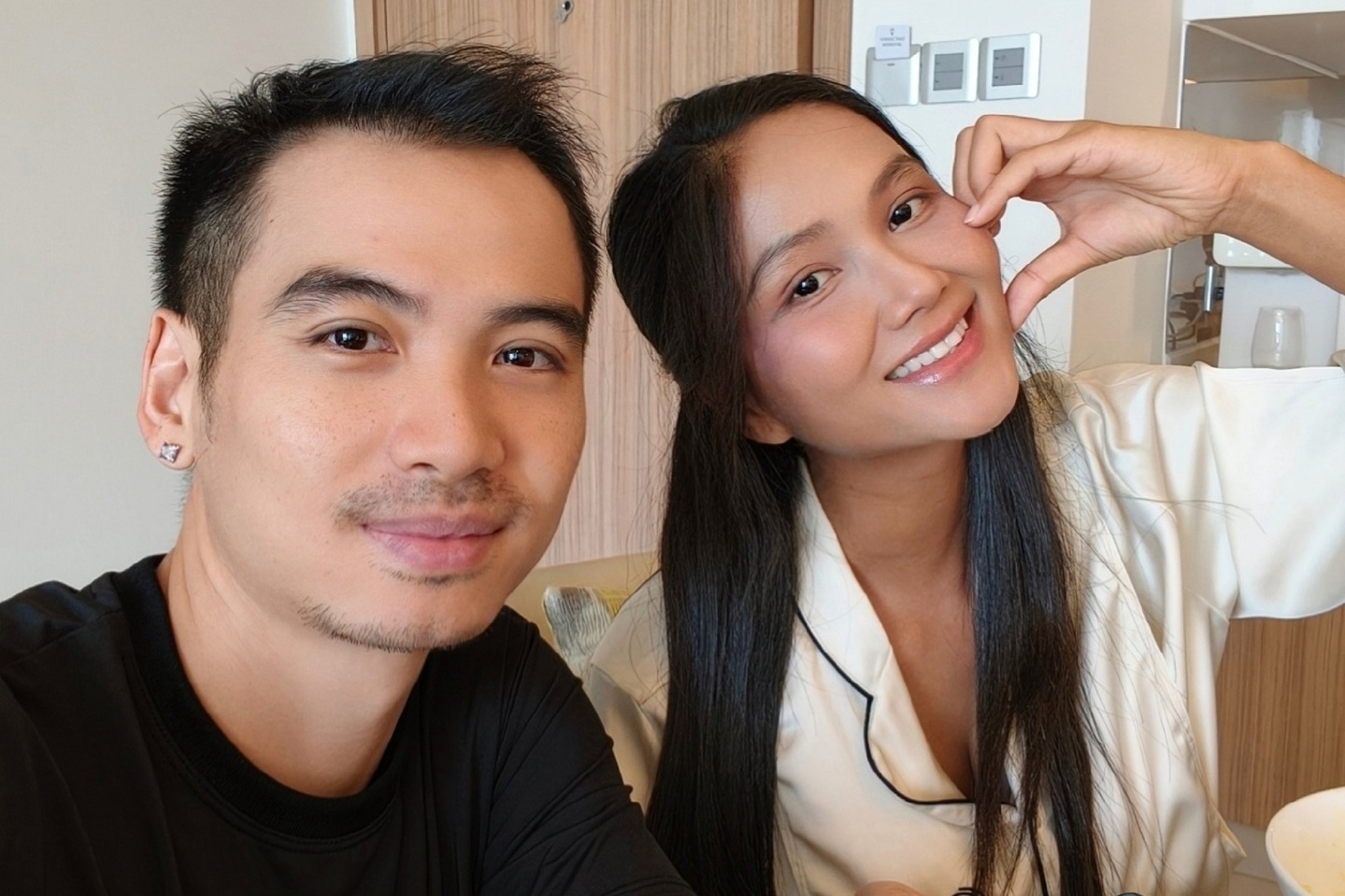 Hoa hậu H'Hen Niê xin lỗi sau đoạn clip phản cảm của chồng nhiếp ảnh gia