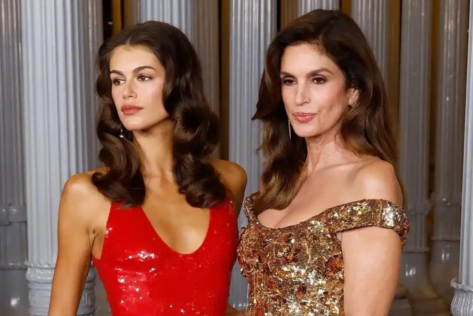 “Siêu mẫu của mọi siêu mẫu” Cindy Crawford đọ sắc cùng con gái