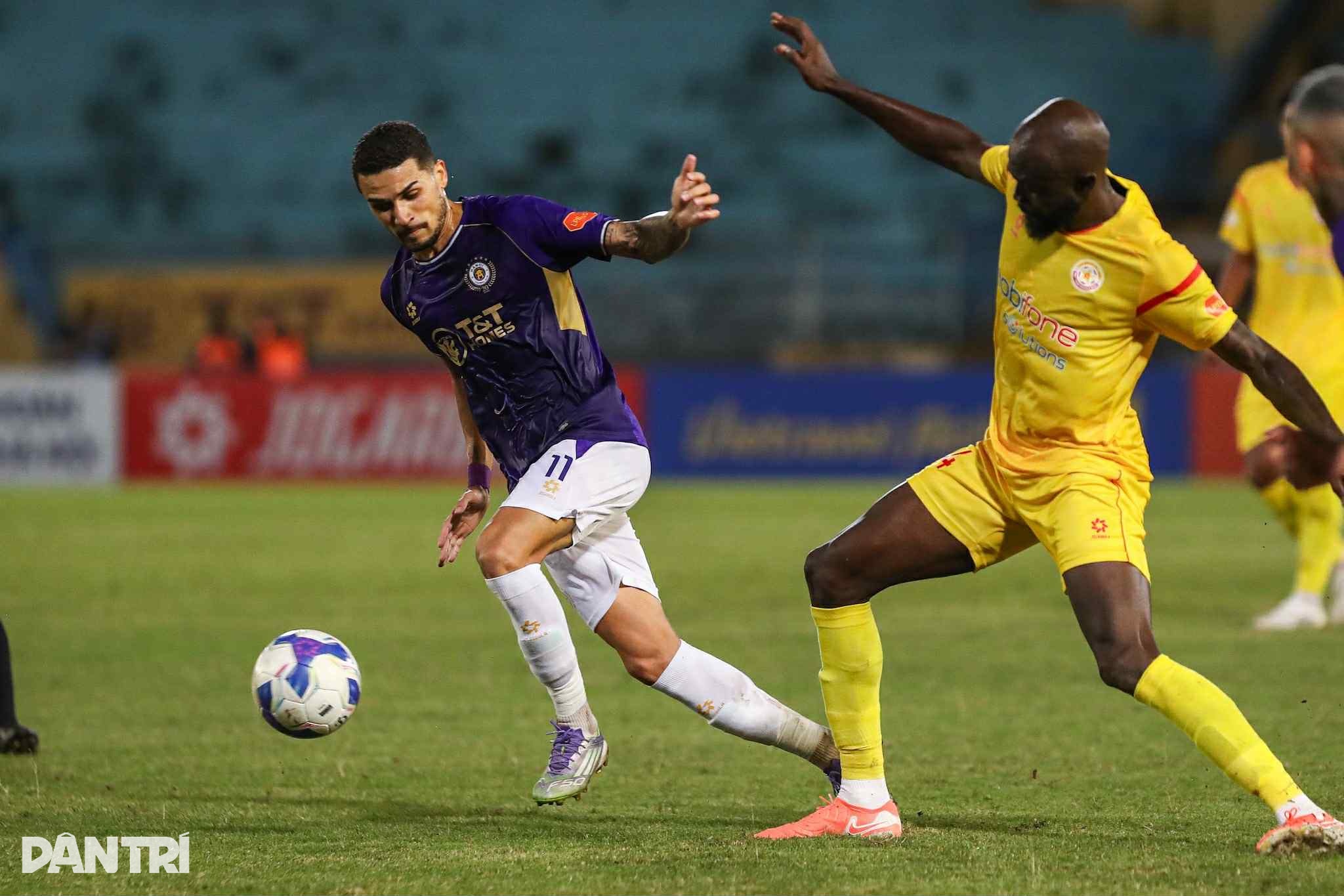 Hà Nội FC đánh bại CLB PVF-CAND, HAGL thua đáng tiếc CLB Hà Tĩnh