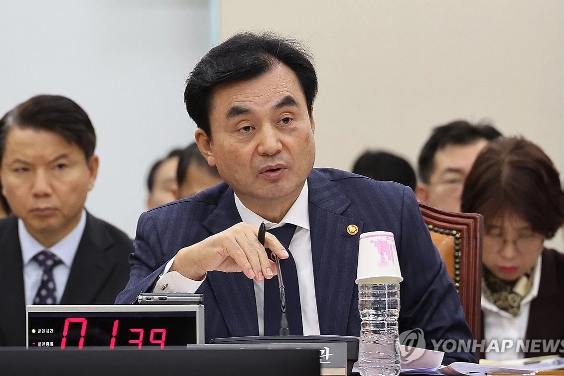 Bộ trưởng Quốc phòng Hàn Quốc ủng hộ đóng tàu ngầm hạt nhân nội địa