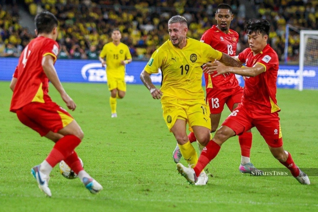 Chuyên gia Argentina nhận xét thẳng thắn về án phạt của FIFA với Malaysia