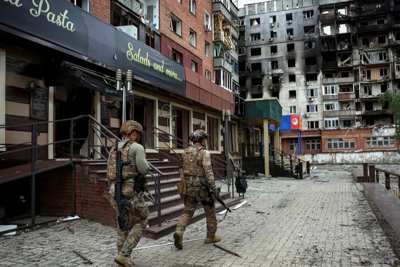 Nga công phá khốc liệt pháo đài Pokrovsk, kêu gọi binh sĩ Ukraine đầu hàng