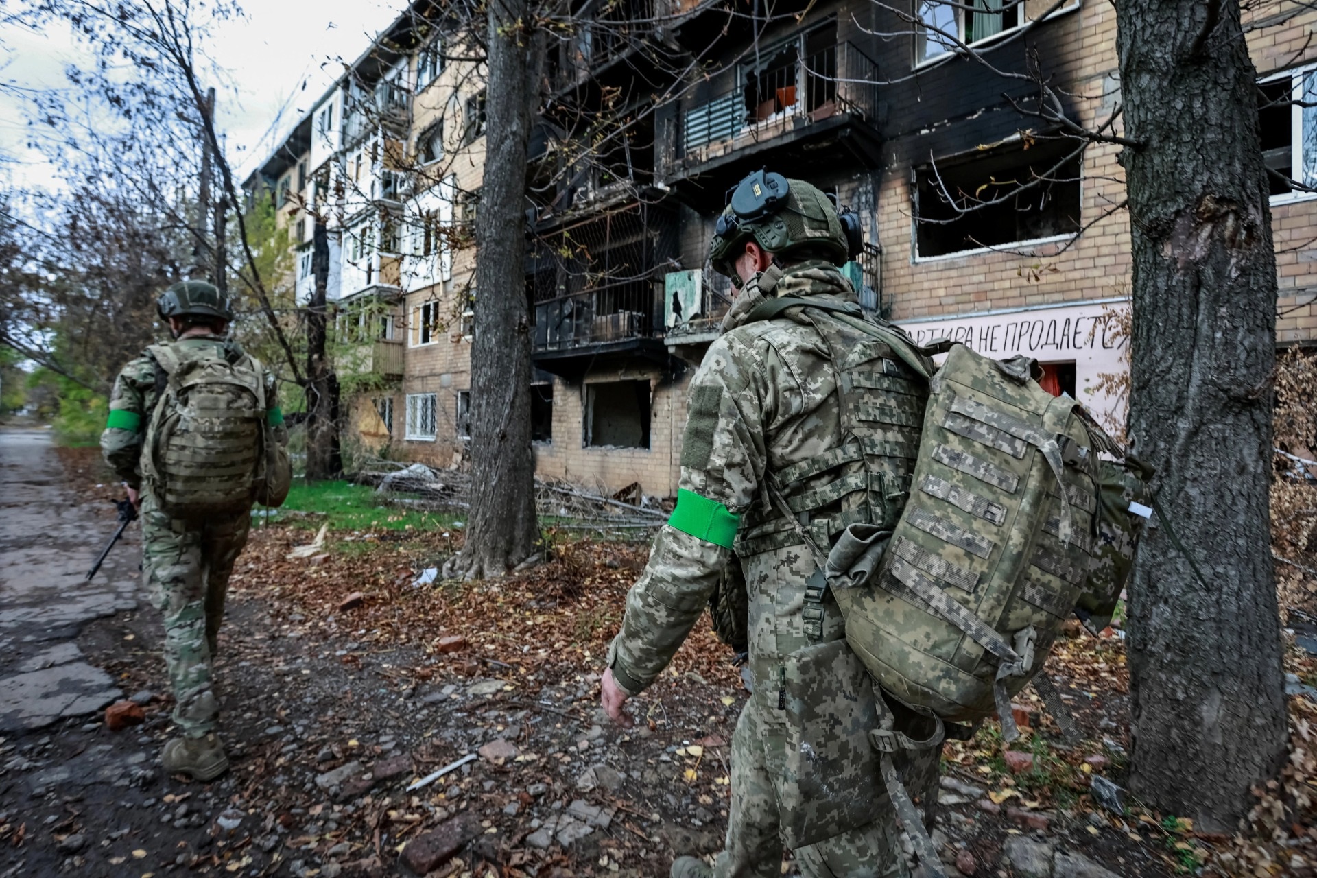 "Chảo lửa" Pokrovsk nóng từng ngày, Ukraine nên rút quân khỏi vòng vây Nga?