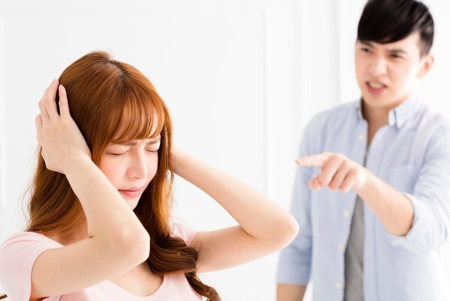 Cách bạn trai "đối xử" với 1.000 đồng khiến tôi chán đến mức chia tay