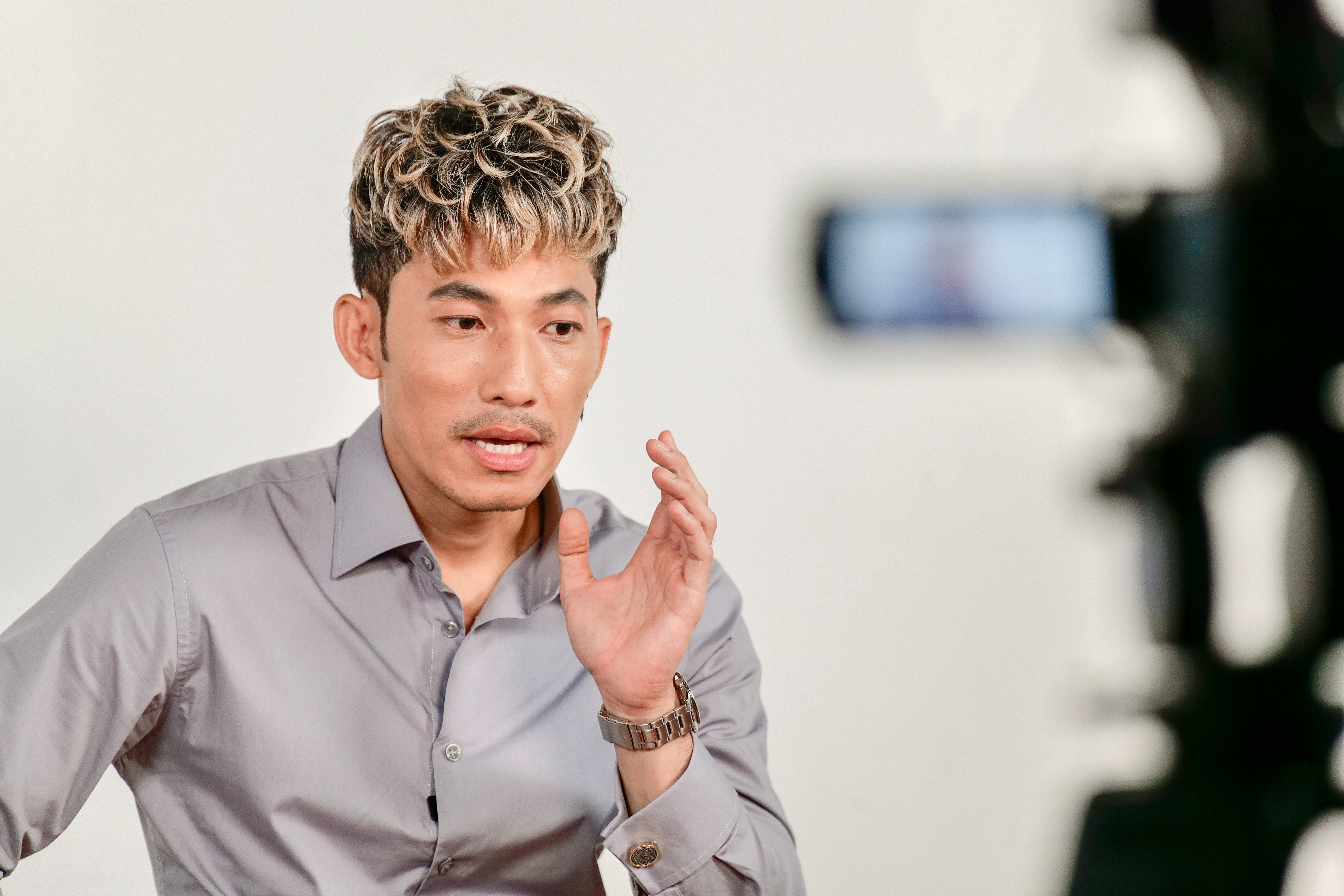 Liên Bỉnh Phát nói về màn nhận giải quốc tế gây cười, chuyện lấy vợ tuổi 35