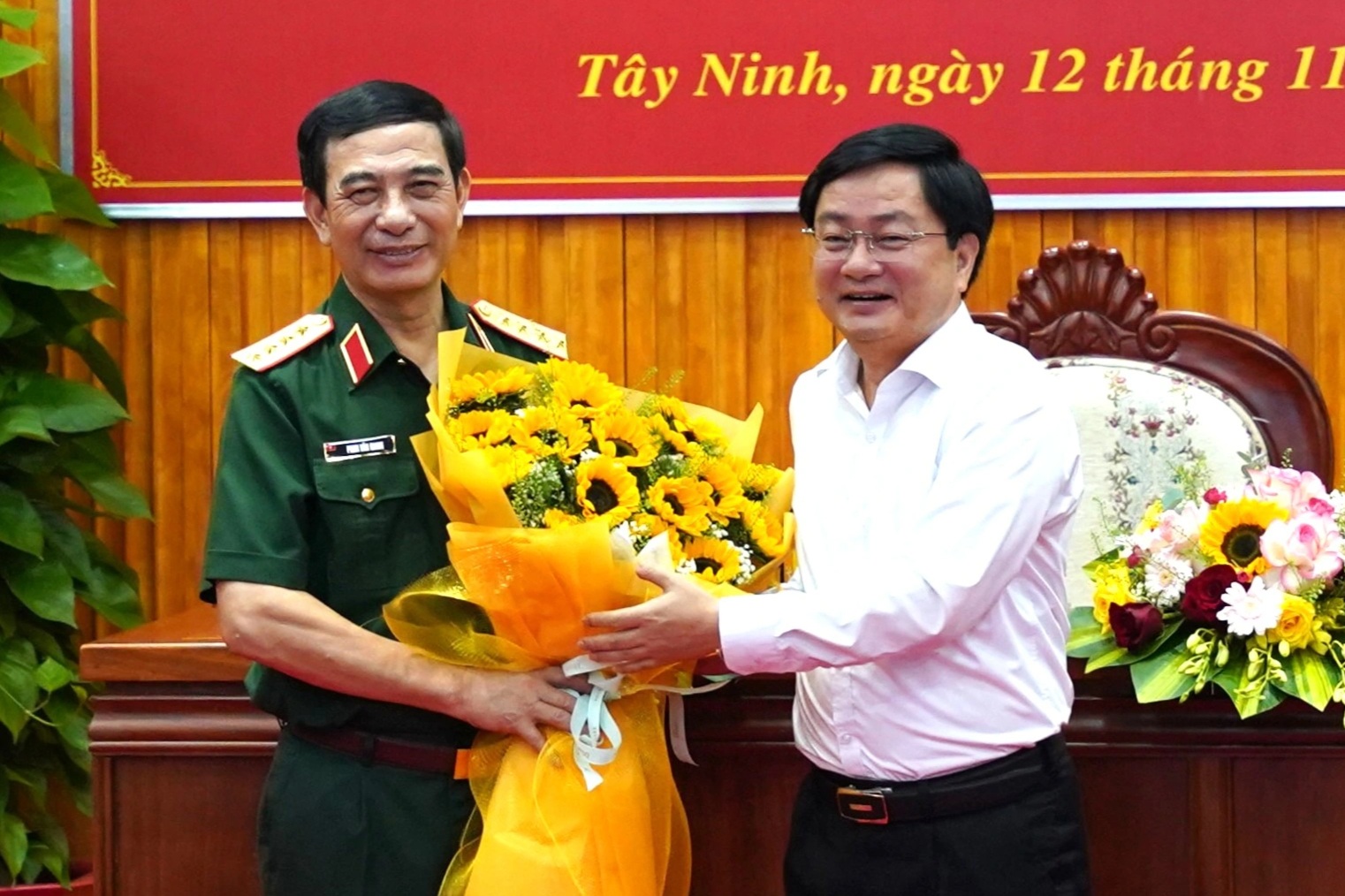 Đại tướng Phan Văn Giang làm việc với Ban Thường vụ Tỉnh ủy Tây Ninh