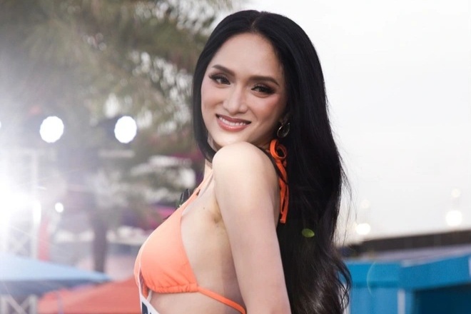 Phần trình diễn áo tắm của Hương Giang gây nhiều tranh luận