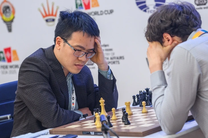 Lê Quang Liêm tan vỡ giấc mơ vào tứ kết World Cup cờ vua 2025