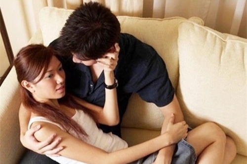 Đi họp lớp nghe tin về bạn trai cũ, tôi ân hận gào khóc nhiều đêm