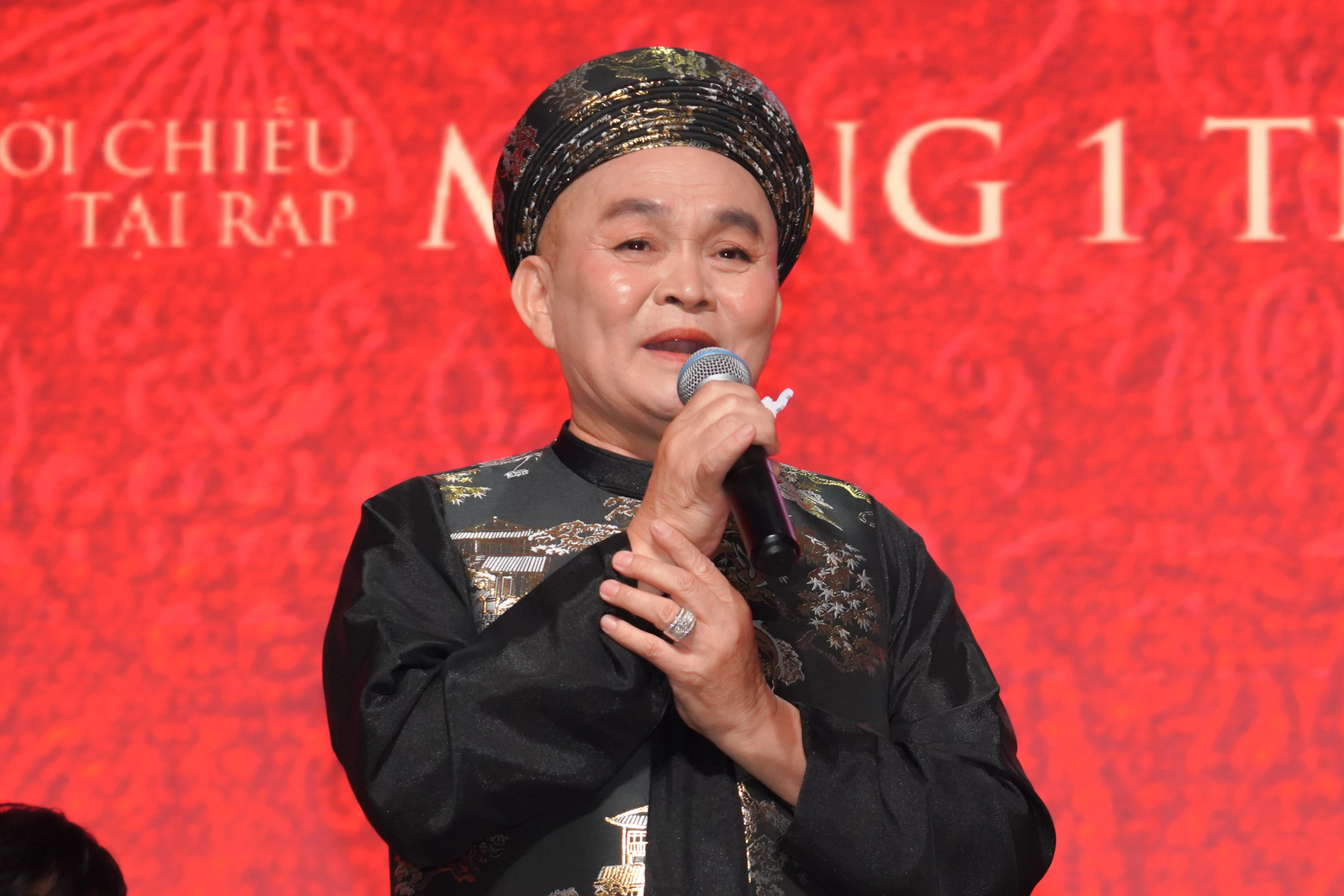 Nghệ sĩ Xuân Hinh lần đầu đóng phim điện ảnh ở tuổi 65, hé lộ chuyện cát-xê