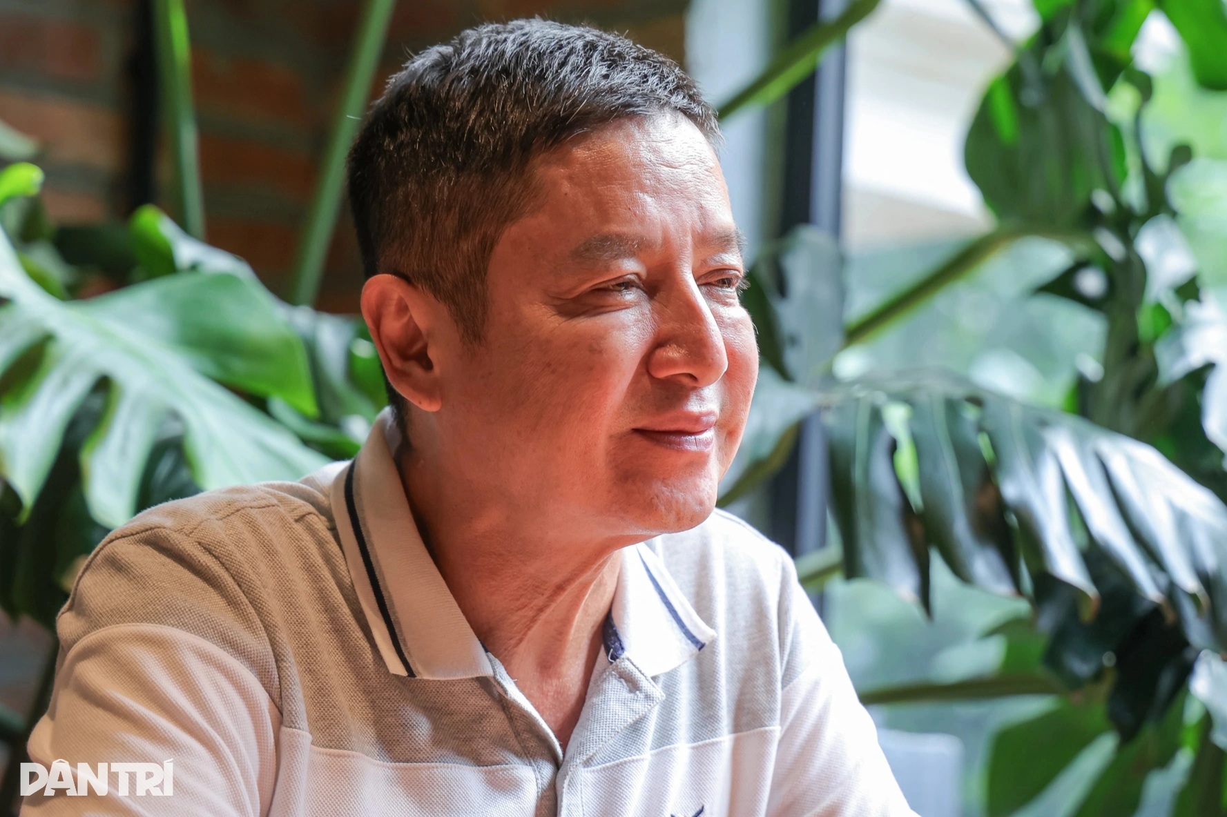 Danh hài Chí Trung: Từng ra chợ Trời kiếm sống, bán vé nhặt nhạnh từng xu