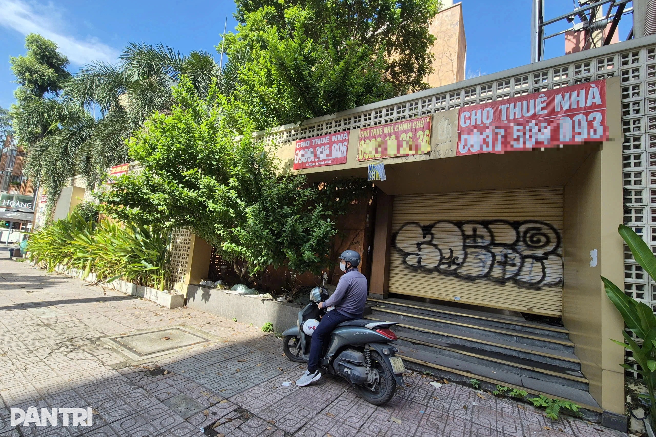 Làn sóng bỏ trung tâm vì lấy đâu ra trăm triệu đồng mỗi tháng thuê mặt bằng