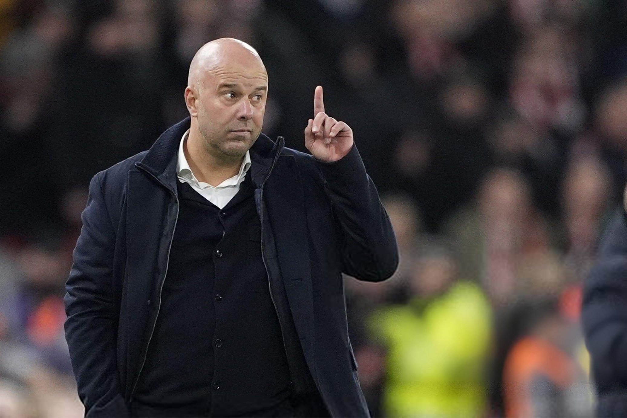 Phản ứng của HLV Slot trước nguy cơ bị sa thải