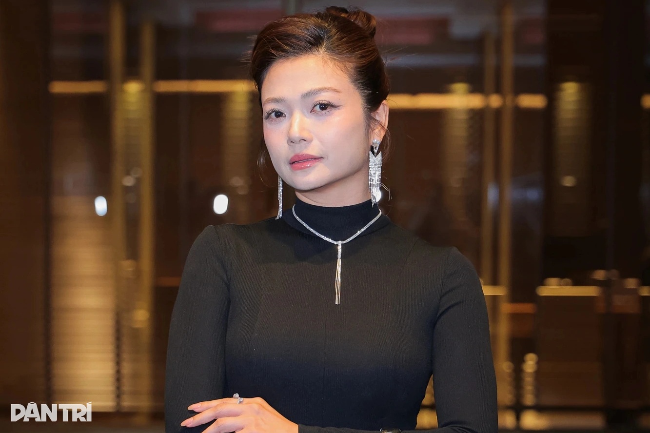 Kiều Anh tuổi 44: Tôi vẫn khát khao một tình yêu “chết đi sống lại vì nhau”