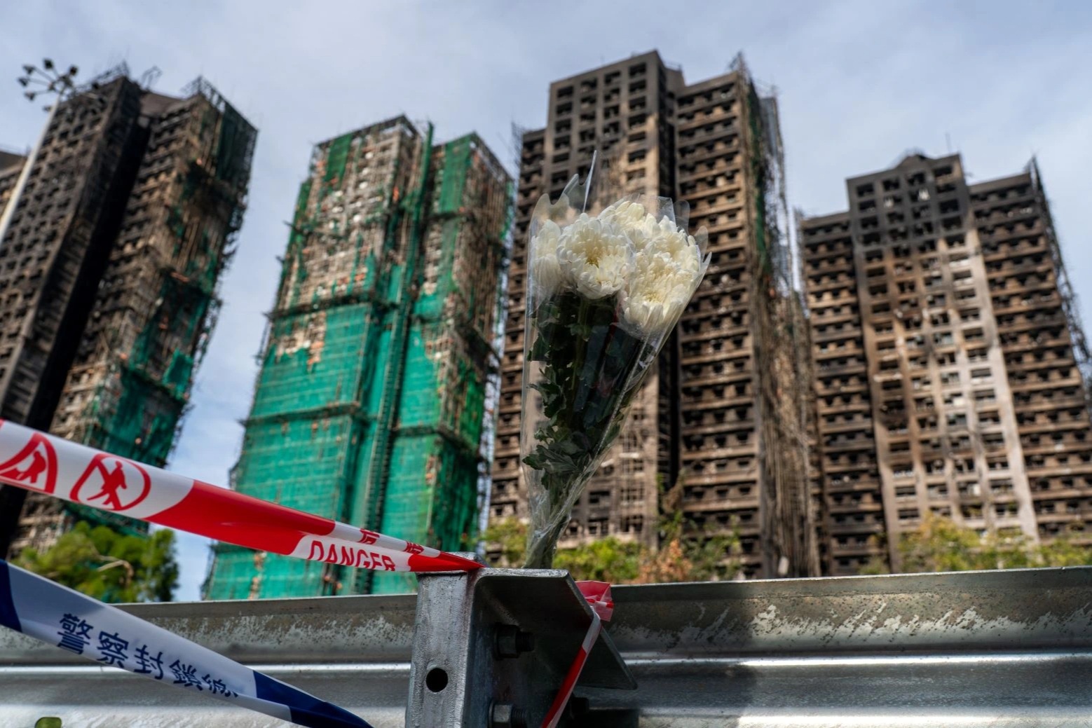 Hong Kong để tang 3 ngày cho các nạn nhân trong vụ cháy chung cư