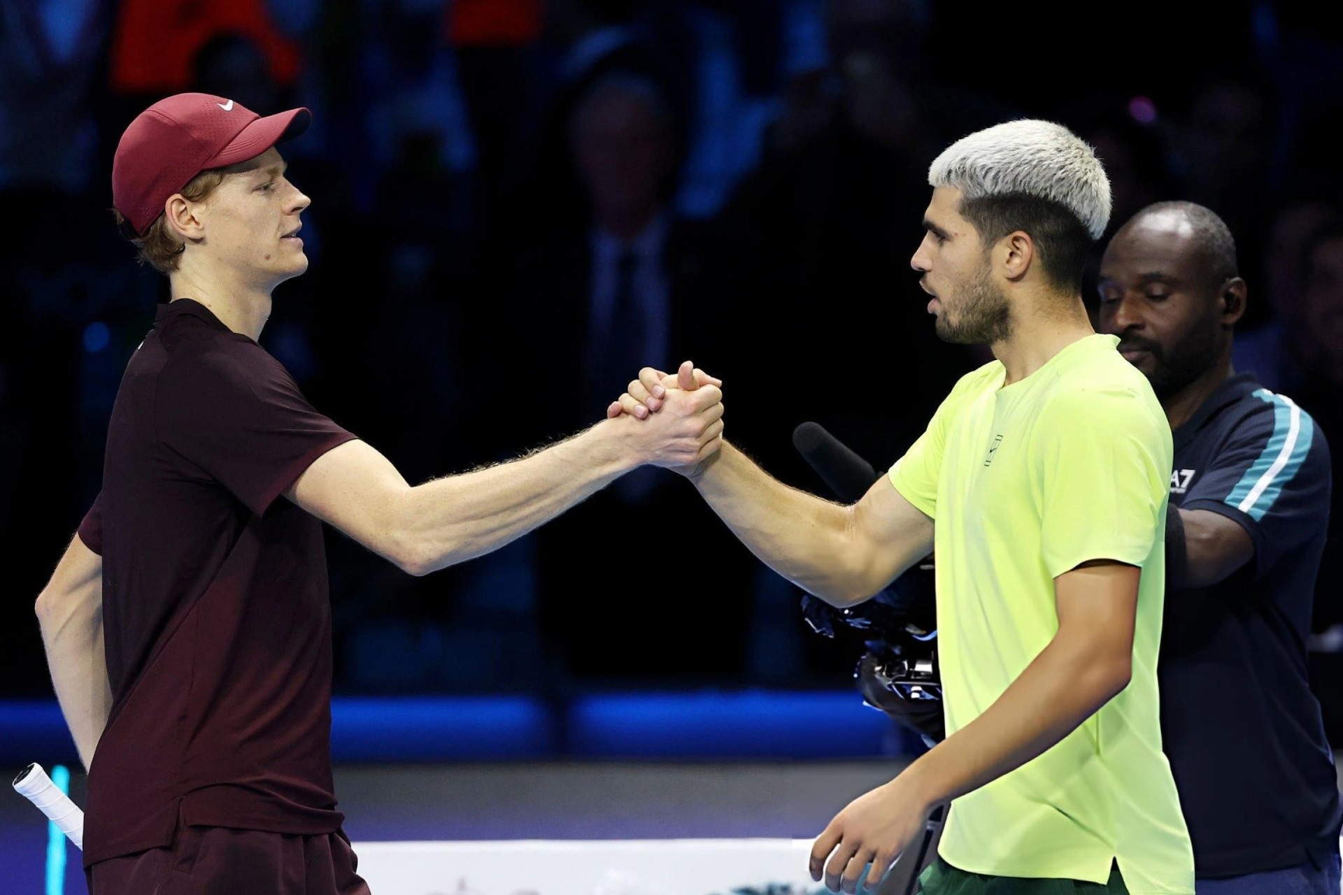 Sinner thiết lập chuẩn mực mới, Alcaraz buộc phải "nâng cấp" bản thân