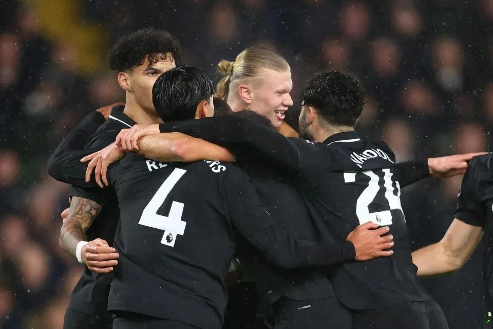 Erling Haaland phá vỡ kỷ lục mọi thời đại ở Premier League