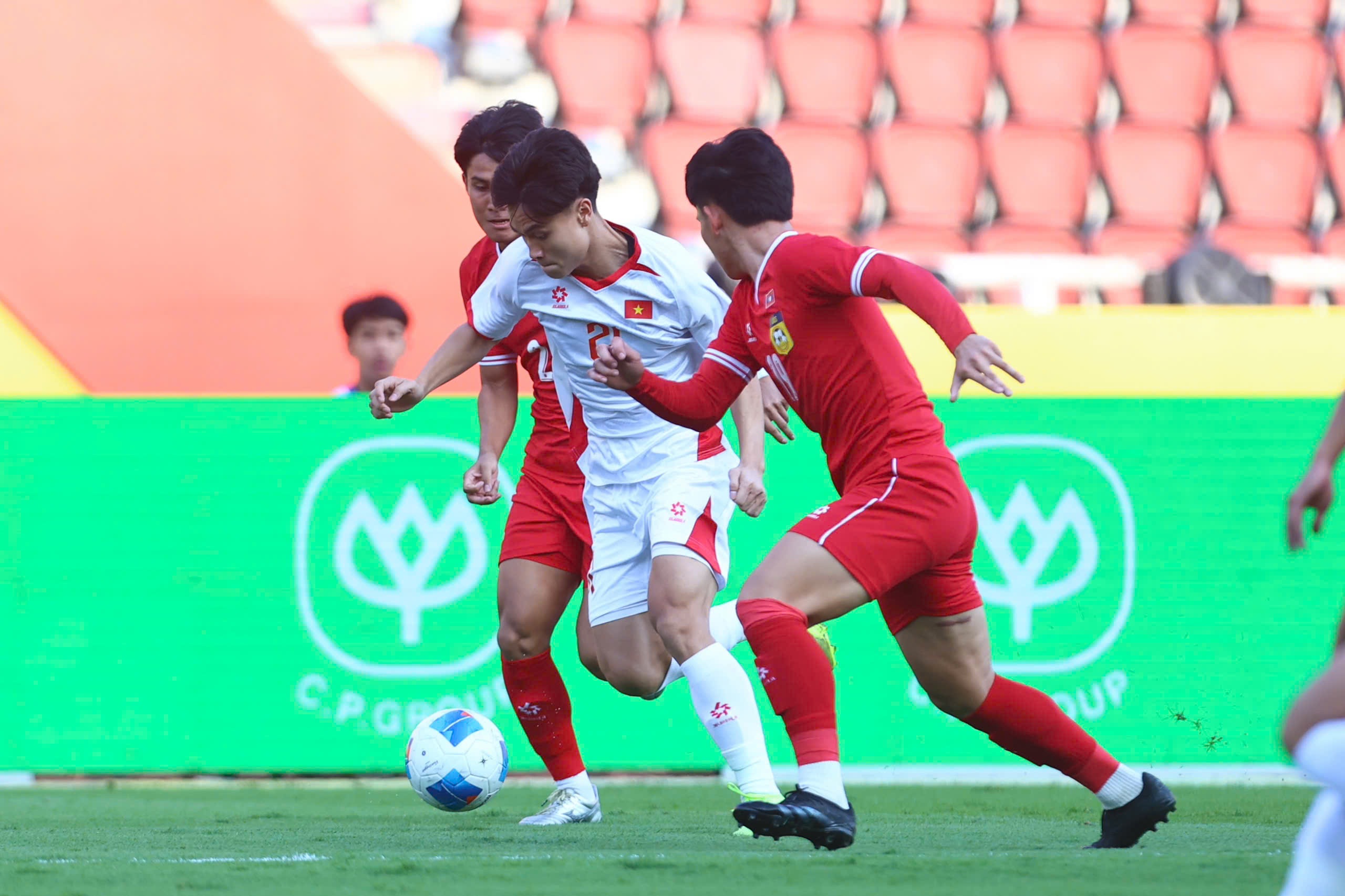 Phản ứng của CĐV Đông Nam Á khi U22 Việt Nam chật vật thắng U22 Lào