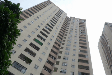 Ý kiến trái chiều của cư dân các chung cư tạm dừng tiếp nhận và cấm xe điện