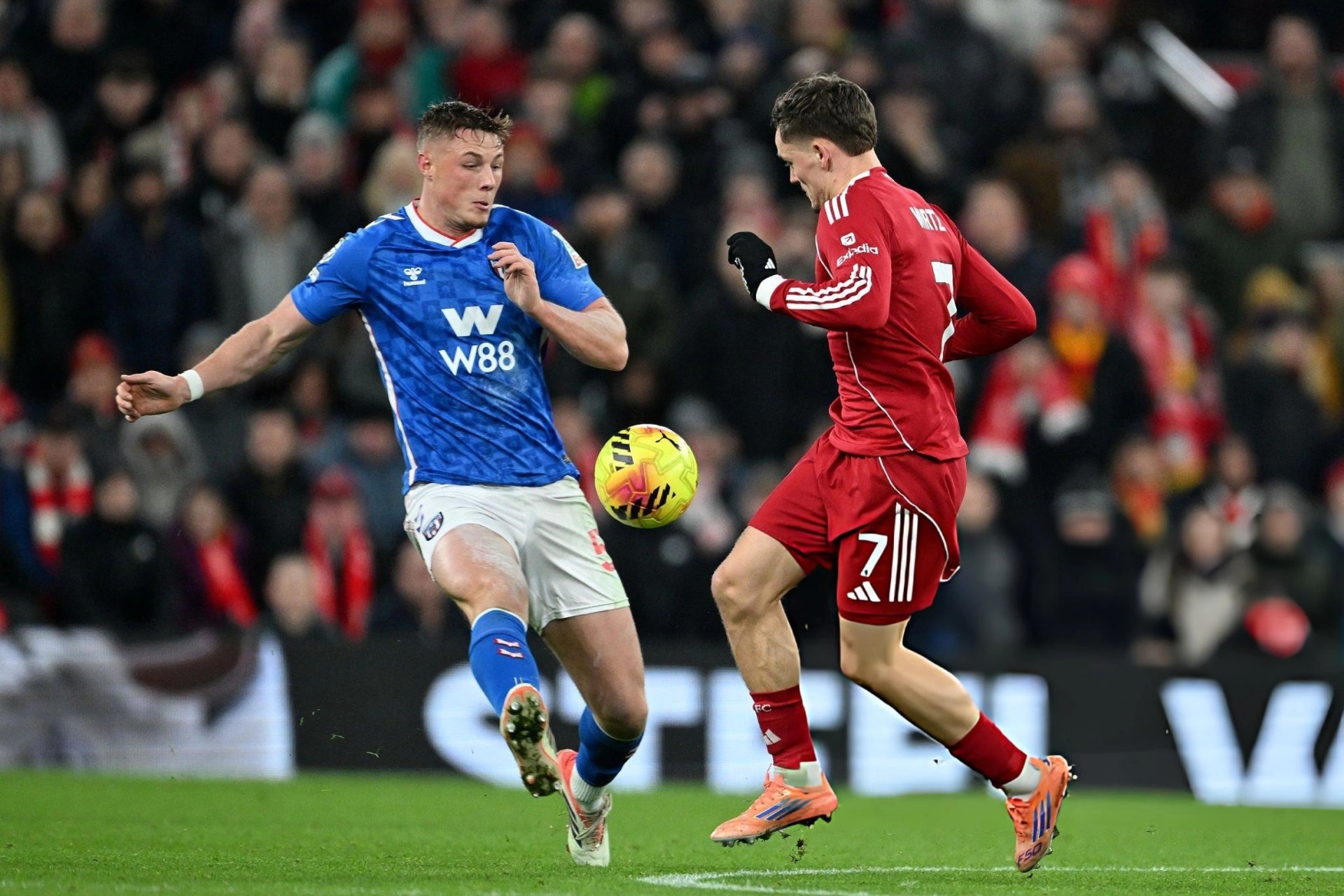 Liverpool may mắn hòa Sunderland nhờ pha phản lưới cuối trận