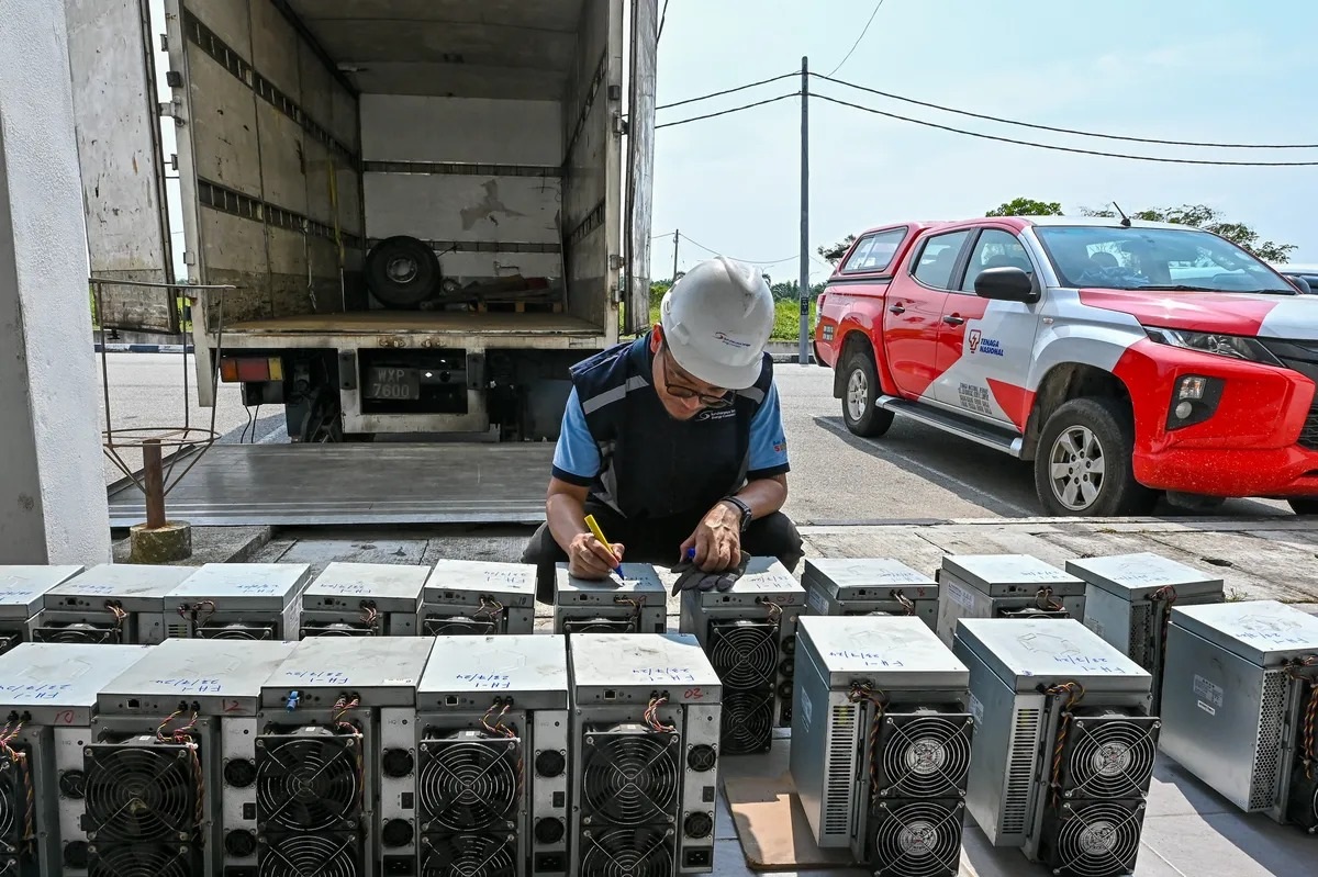 Thất thoát 1 tỷ USD điện, Malaysia truy lùng thợ đào Bitcoin bất hợp pháp