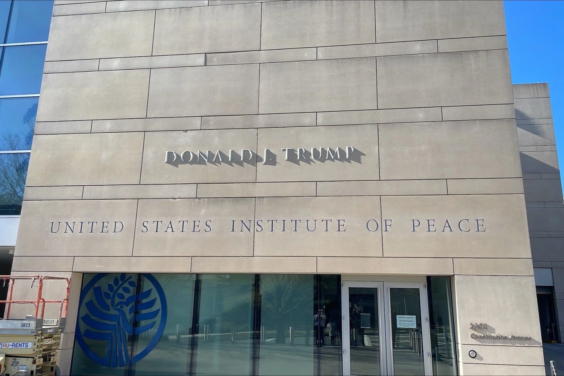 Mỹ thêm tên của Tổng thống Donald Trump vào Viện Hòa bình