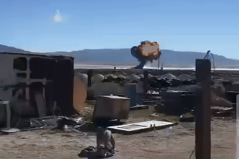 Khoảnh khắc rơi tiêm kích F-16 của Mỹ