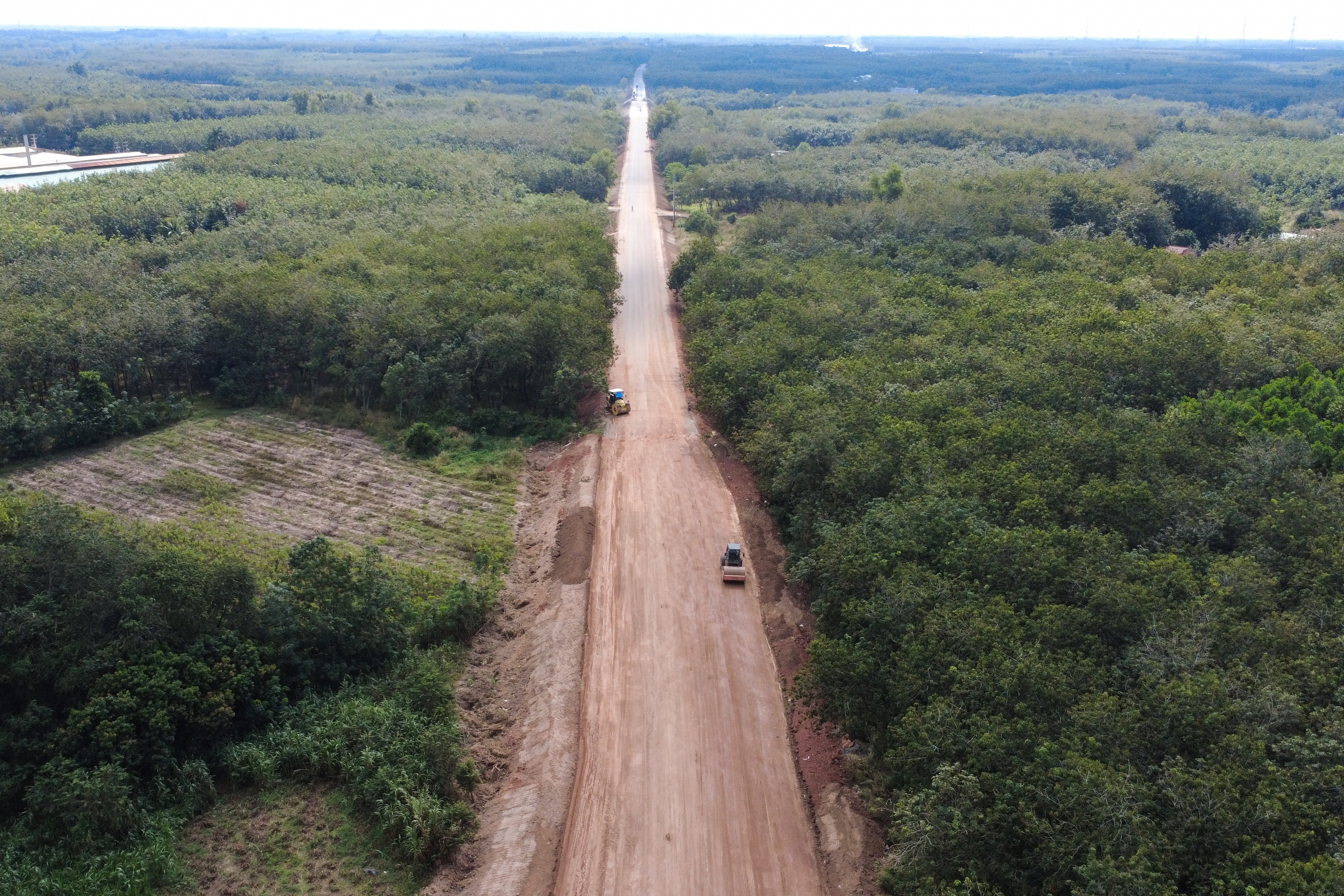 Đường Hồ Chí Minh qua Tây Ninh thi công cầm chừng