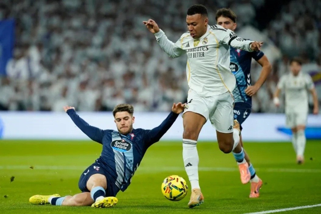 Real Madrid nhận 2 thẻ đỏ trong ngày thất bại, rơi vào khủng hoảng