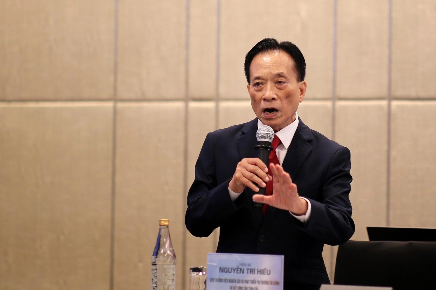 Metro gặp khó vì ngõ hẻm: Đề xuất biến xe ôm thành phương tiện công cộng