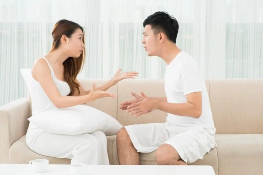 Chồng đòi ly hôn nếu tôi đưa bát hương bố mẹ đẻ về thờ