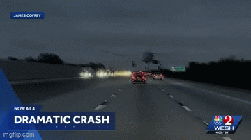 Khoảnh khắc máy bay lao xuống đường cao tốc, đè trúng ô tô ở Mỹ