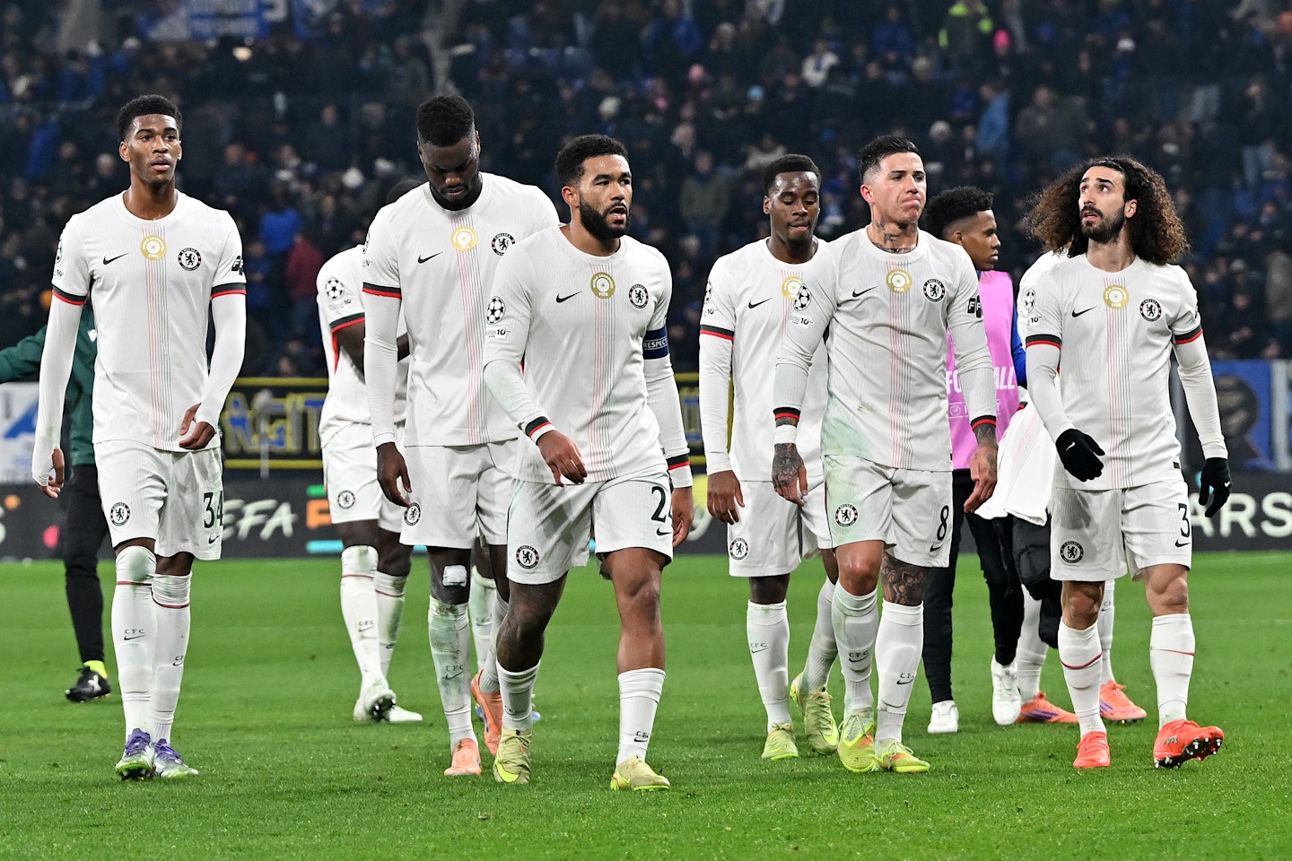 Chelsea bất ngờ thua ngược ở Champions League
