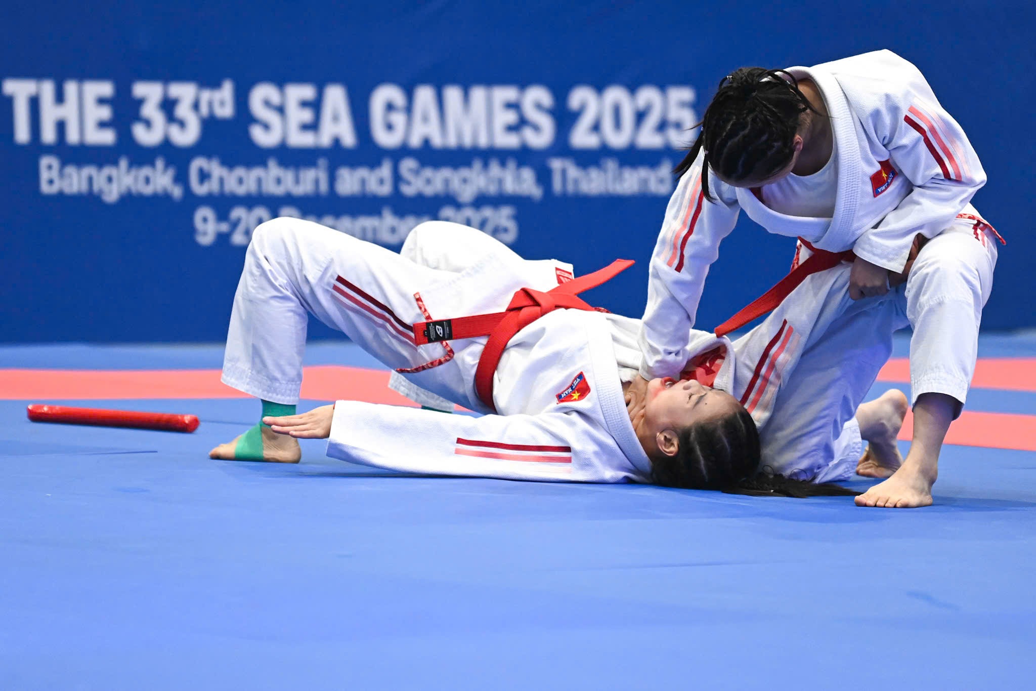 Nhật ký SEA Games 33 ngày 10/12: Việt Nam giành huy chương đầu tiên