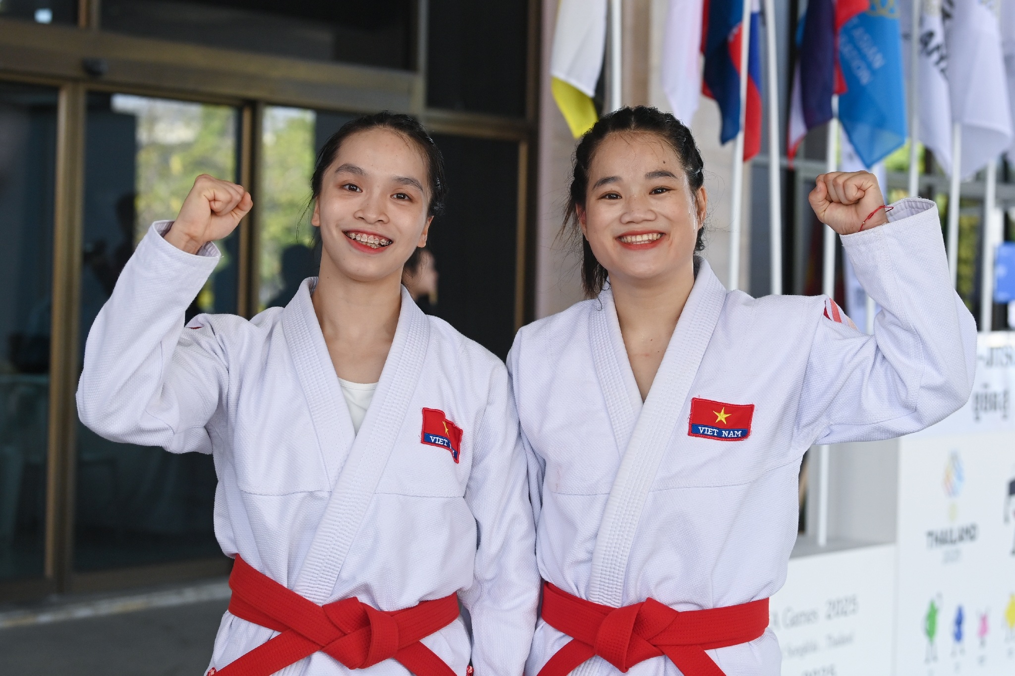 Cặp võ sĩ "sợ ma" giành huy chương SEA Games 33 đầu tiên cho Việt Nam