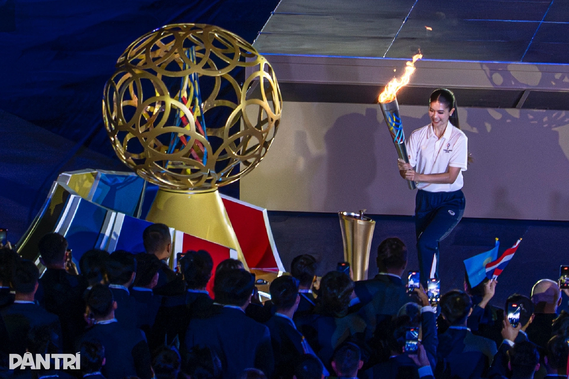 Báo Thái Lan chỉ trích việc nhầm cờ liên tục tại SEA Games 33