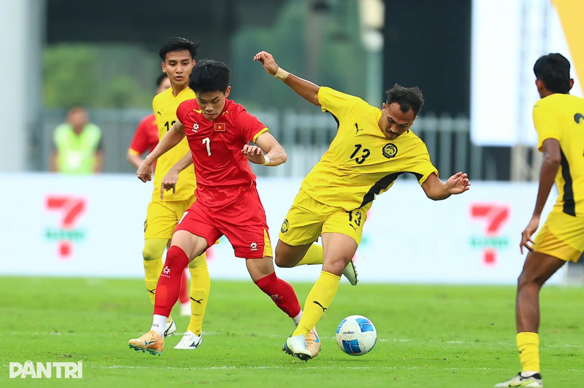 Báo Thái Lan: “U22 Việt Nam quá mạnh so với U22 Malaysia”