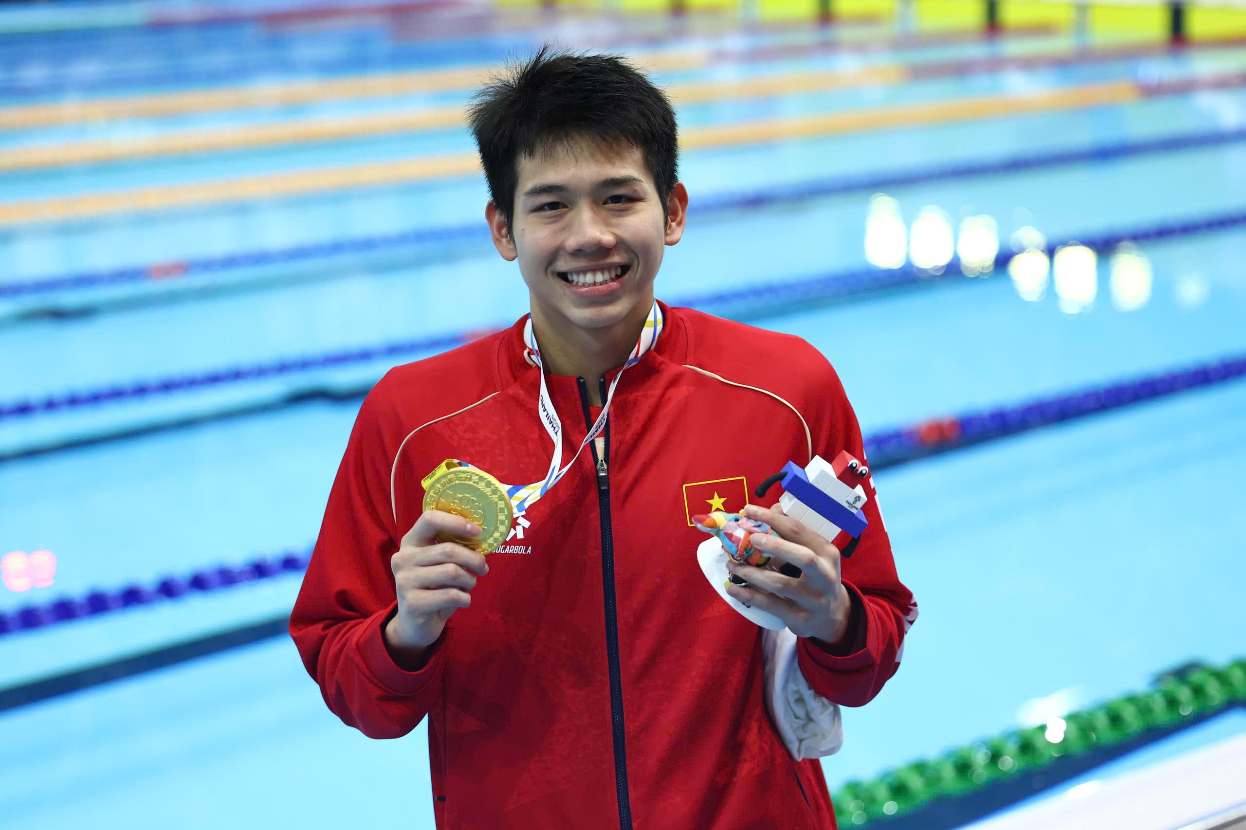 Nhật ký SEA Games 33 ngày 12/12: Em trai Ánh Viên, Huy Hoàng giành HCV