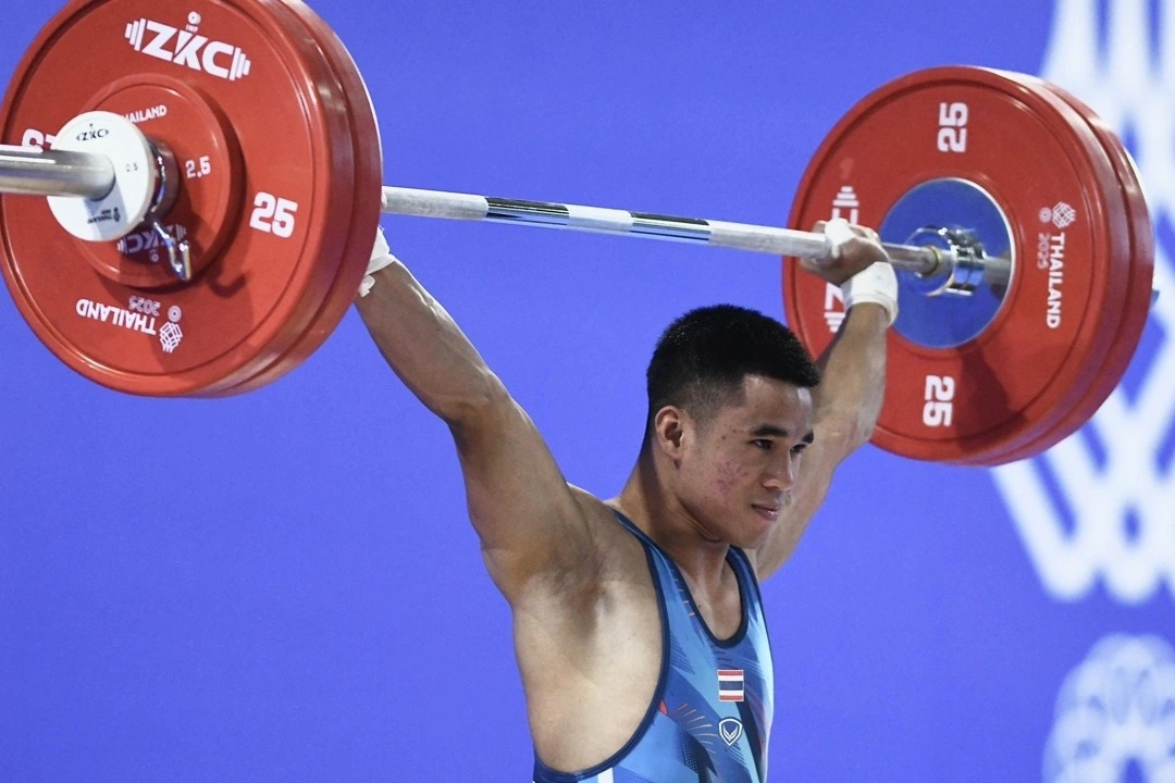 Ngôi sao cử tạ Thái Lan lập kỷ lục thế giới ở SEA Games 33