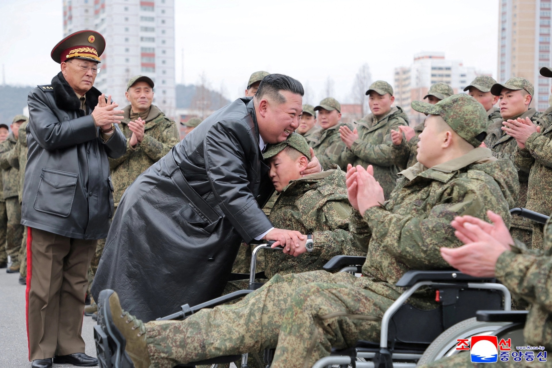 Ông Kim Jong-un khen ngợi sức mạnh của lính Triều Tiên chiến đấu ở Nga