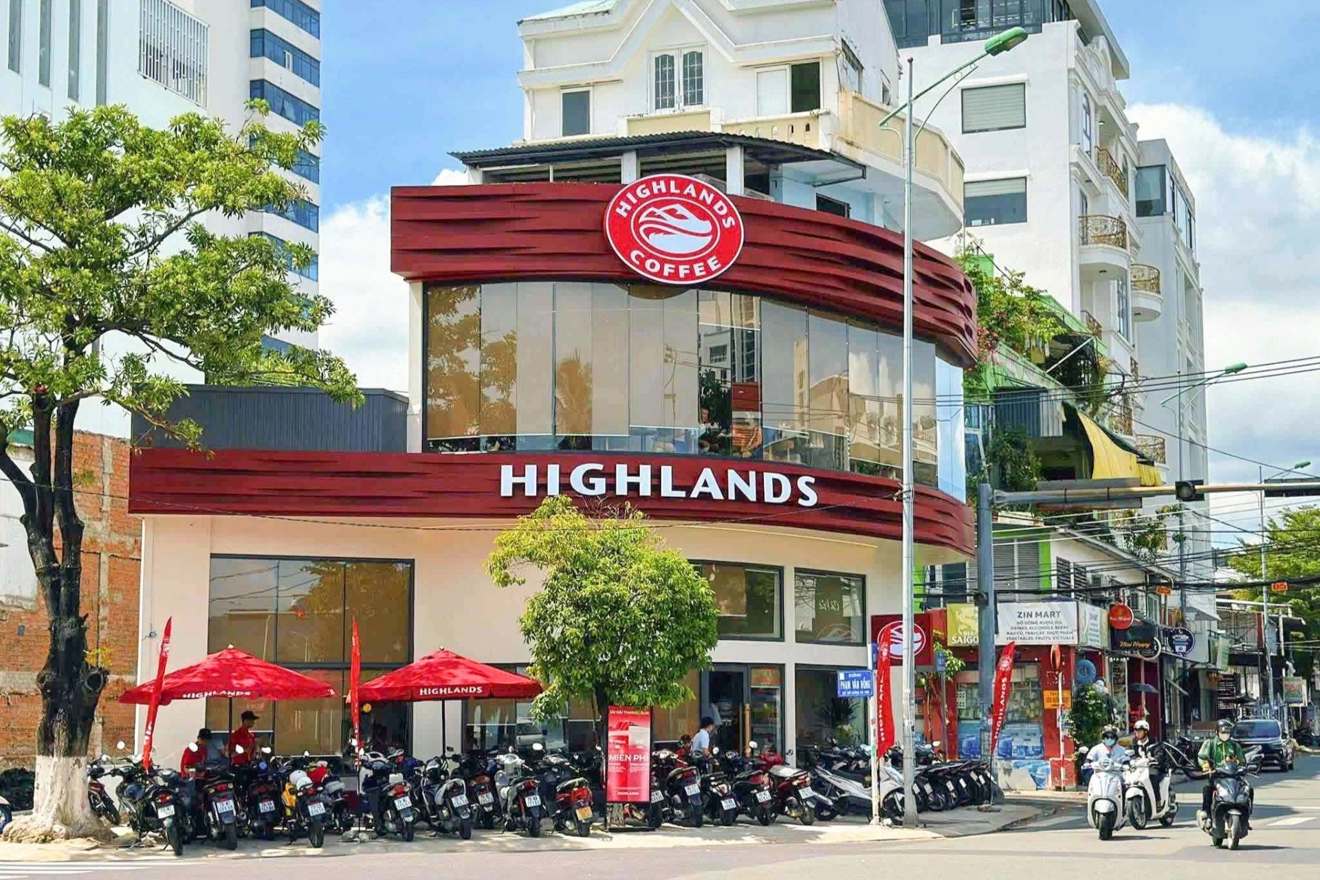 Highlands Coffee lại đổi chủ, được định giá 800 triệu USD