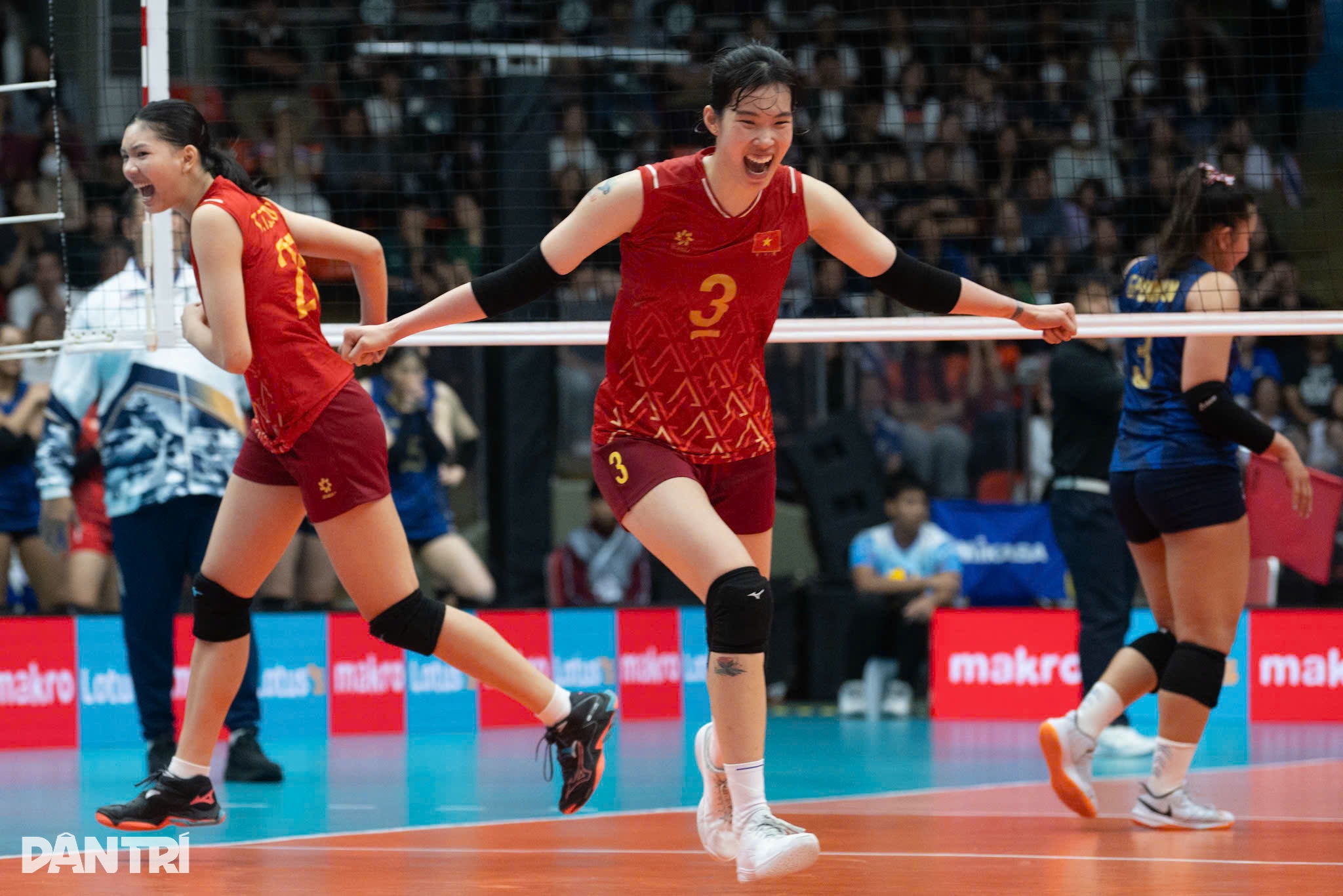 Bóng chuyền nữ Việt Nam 12-13 (2-2) Thái Lan: Giành giật nghẹt thở